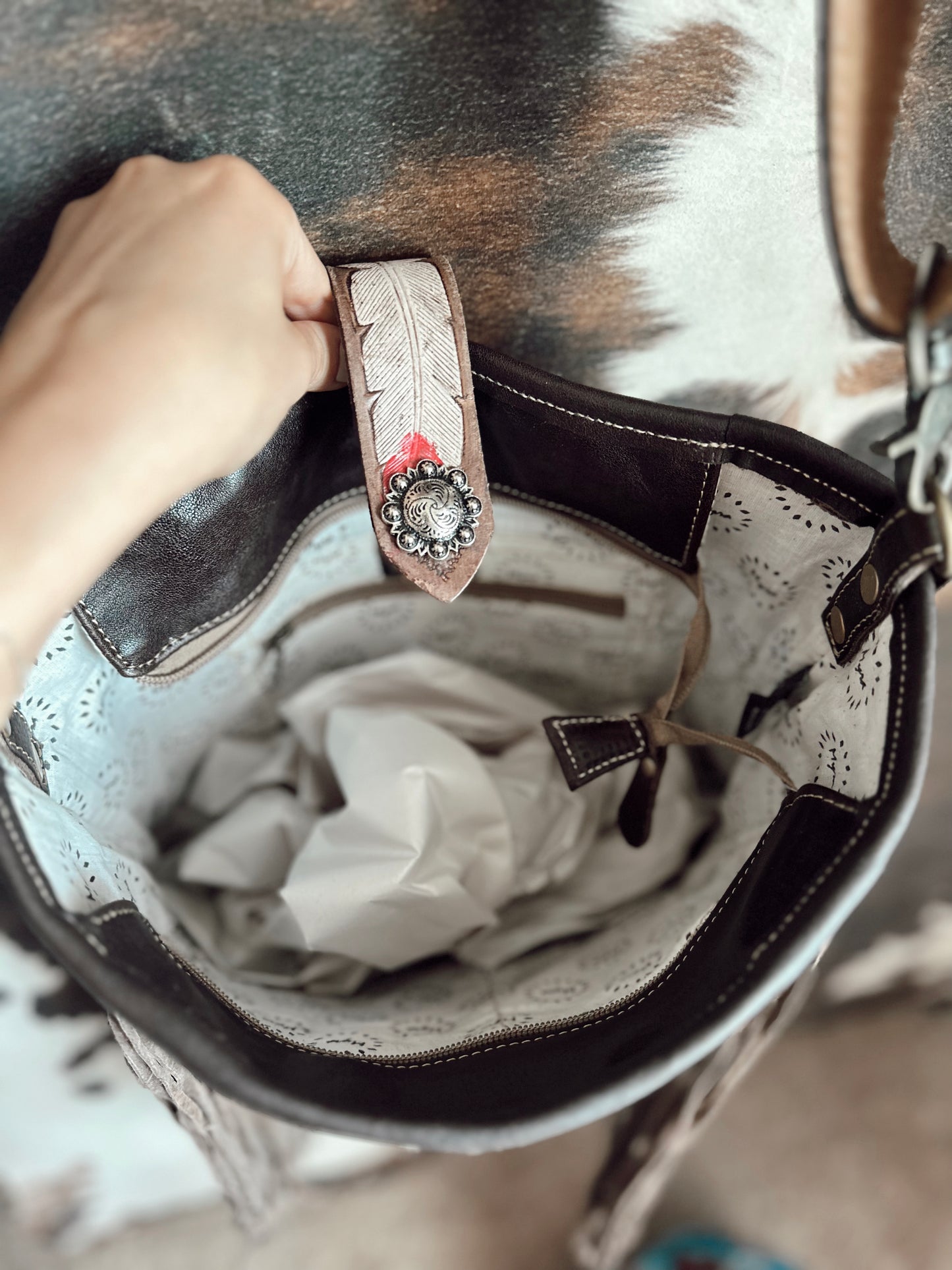 Divas Collect Hand Tooled Purse